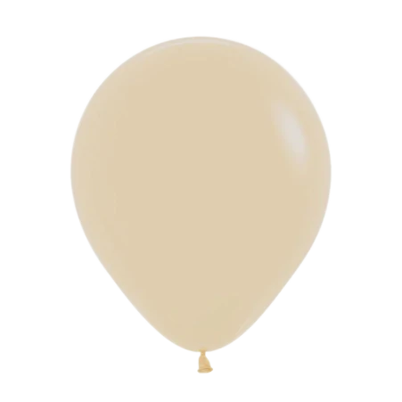 Beiger Pastell-Latexballon in klassischer Tropfenform
