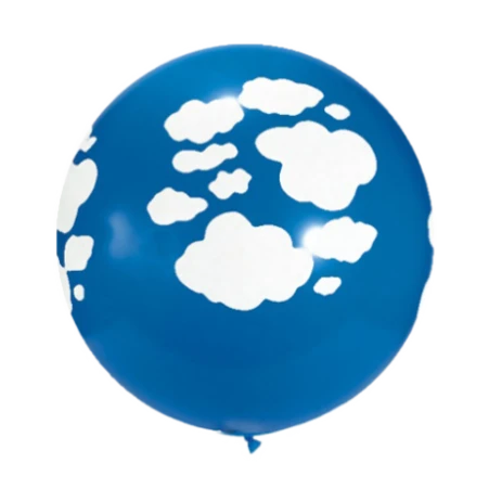 Großer Latexballon mit blauem Himmel und weißen Wolken